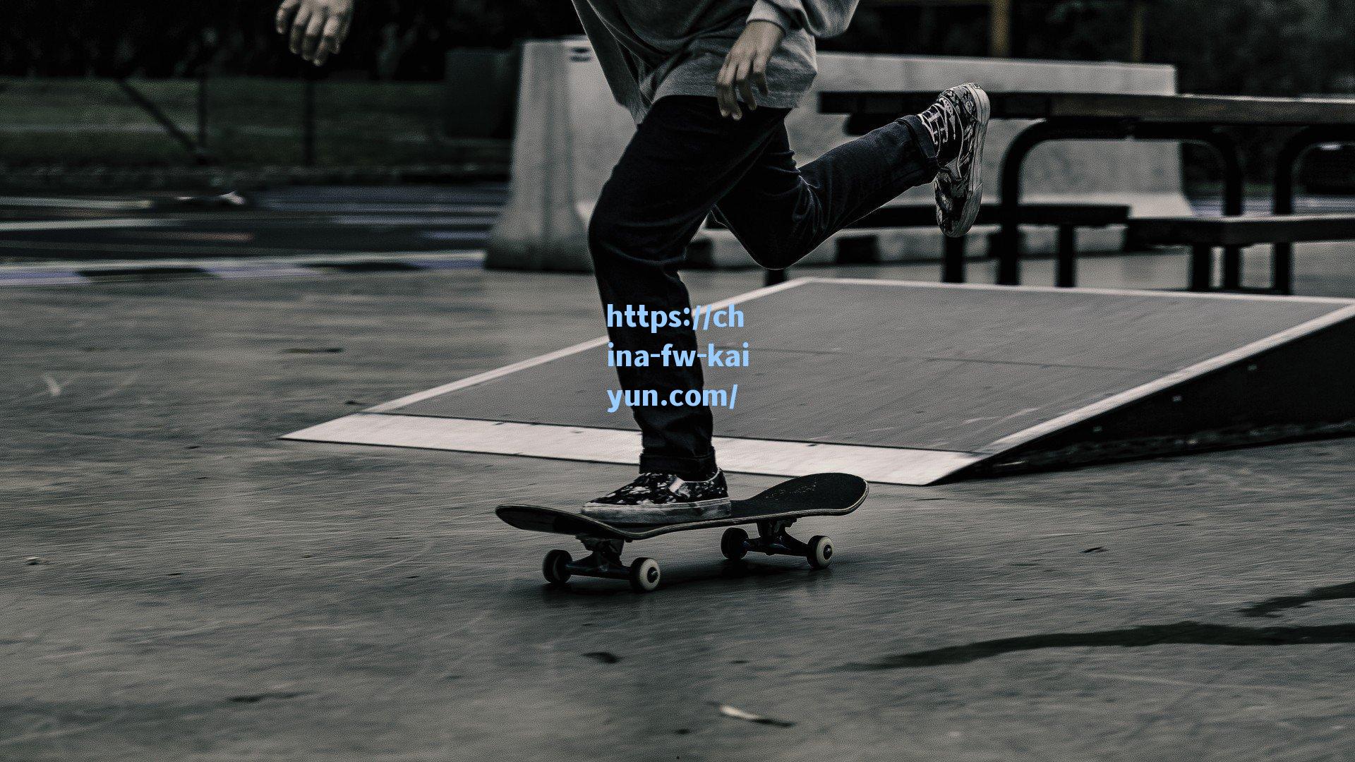 国际米兰与利物浦的欧冠对决，巴斯托尼晒与若塔对抗照片引发热议，彰显体育精神与友谊