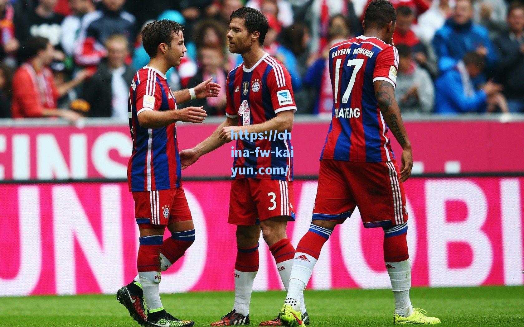 UFC冠军亚历克斯·莫里斯，追随梅西的足迹，以卓越与谦逊定义新时代冠军精神